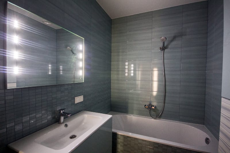 Зеркало для ванной комнаты по индивидульным размерам